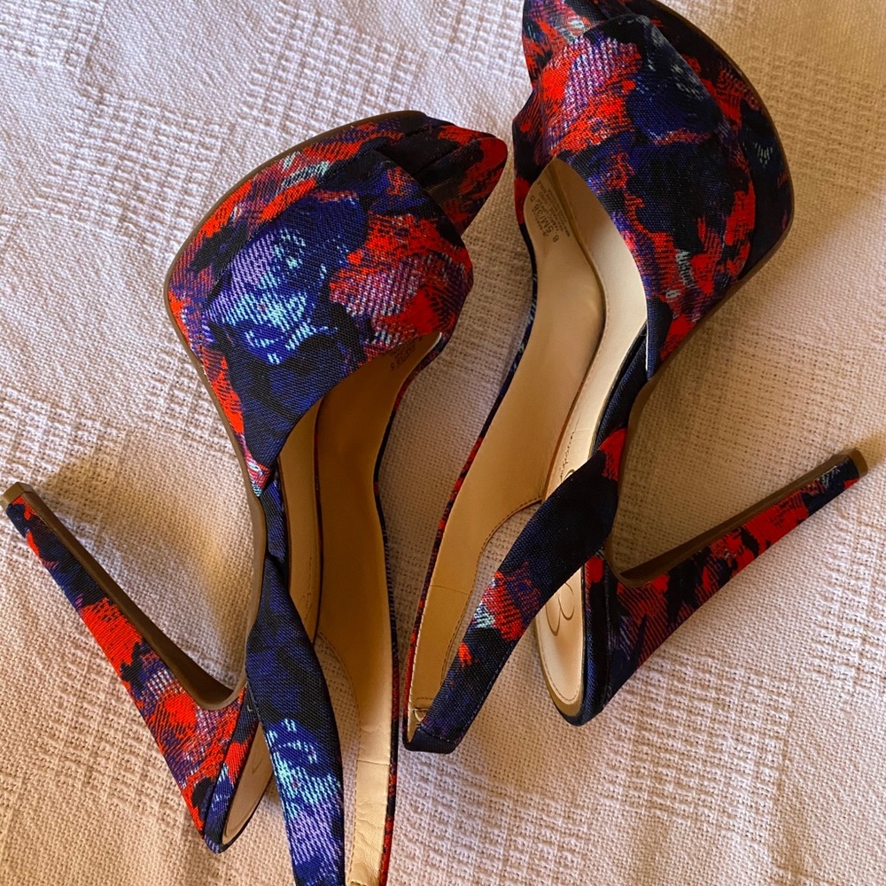 Like New Jessica Simpson floral platform h…